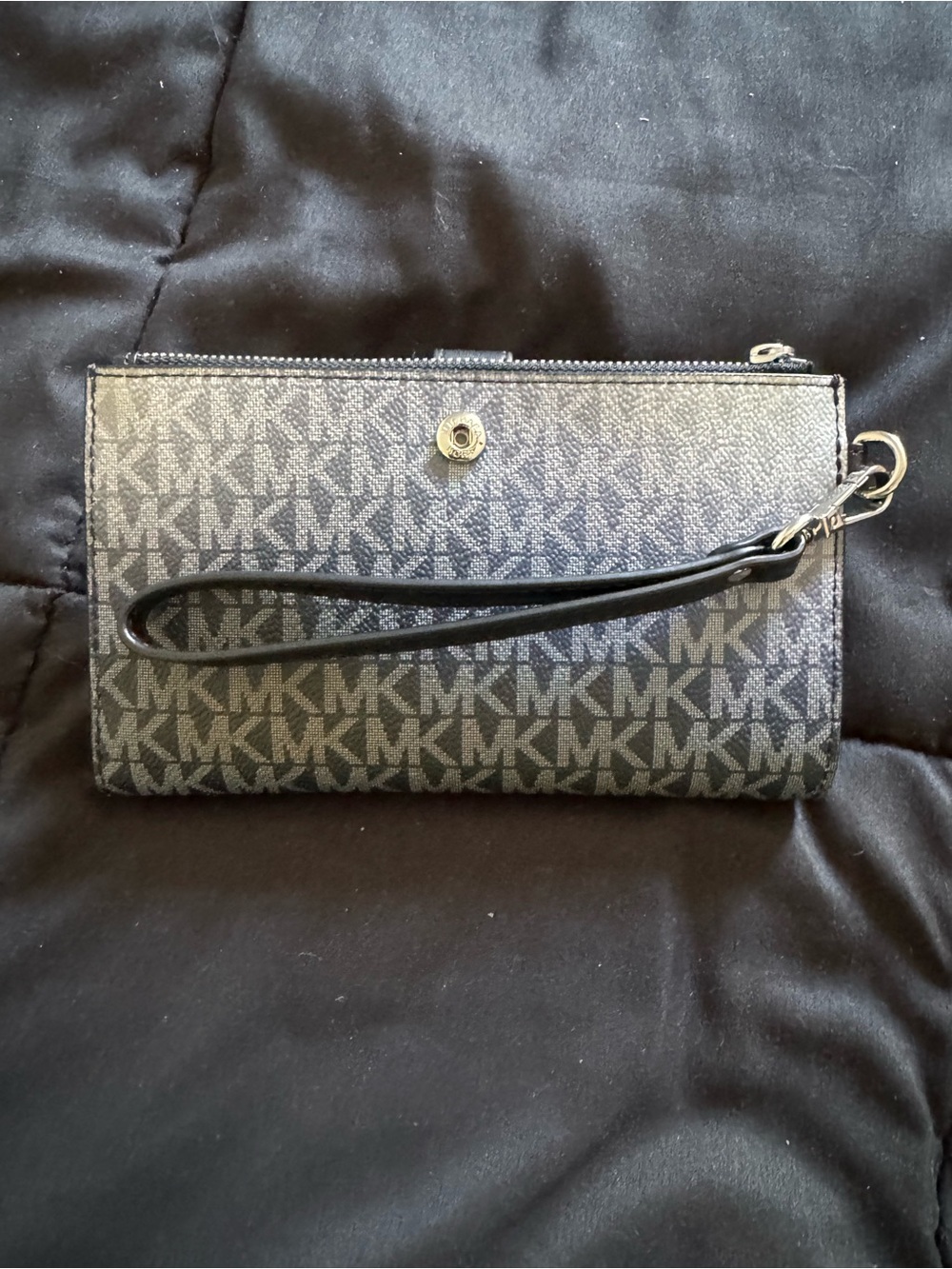 BRAND NEW Michael Kors Navy Ombré Signature Wristlet Wallet - Picture 4 of 5